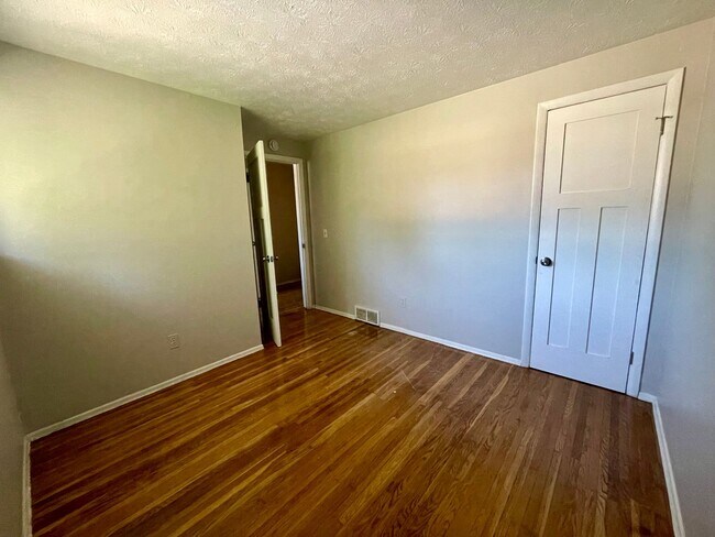 Photo - 114 Woodhill Dr Unit HOUSE