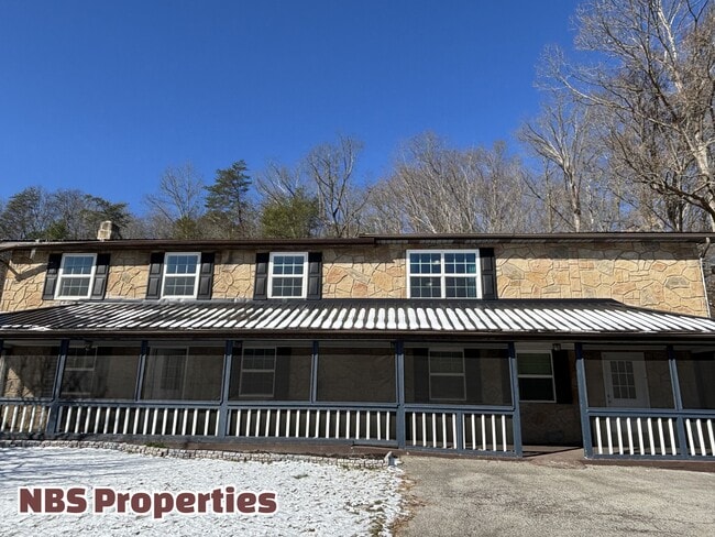 Photo - 143 McCully Ln
