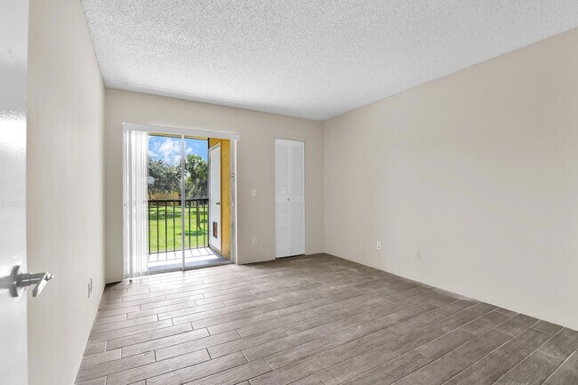 414 Meadows Cir