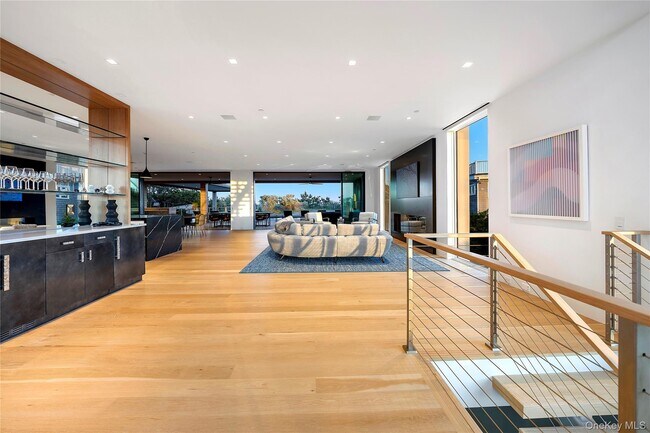 345 Dune Rd