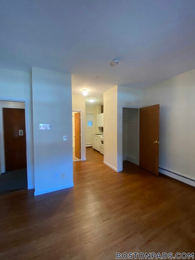 58 S Huntington Ave Unidad 1