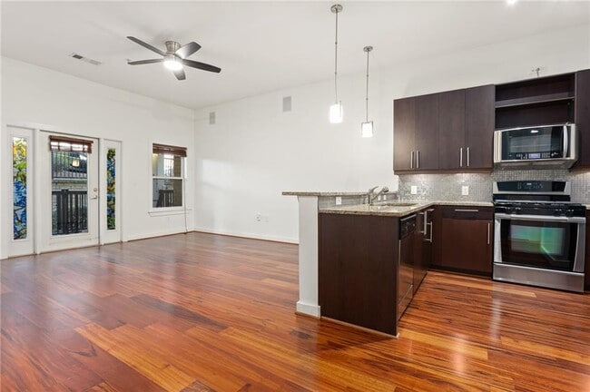 Photo - 870 Inman Vlg Pkwy NE Unit 218