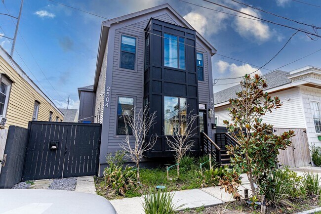 Photo - 2504 Dumaine St