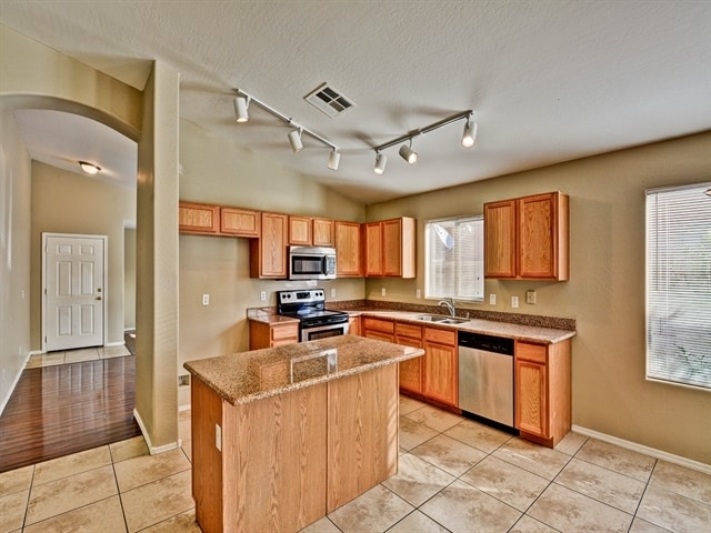 Photo - 45611 W Tulip Ln