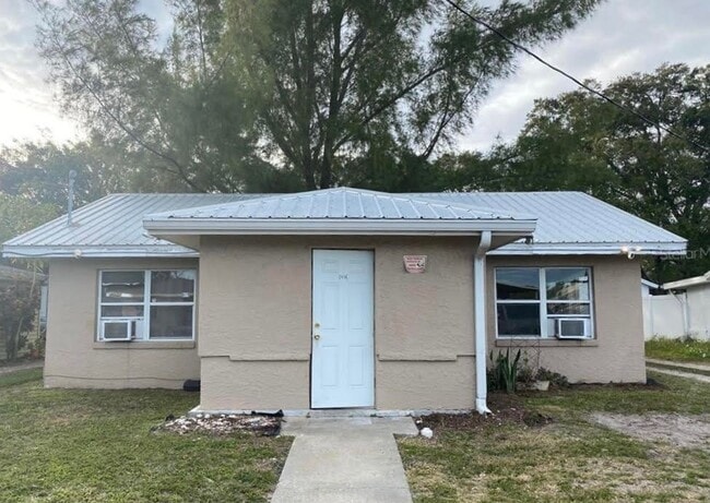 Building Photo - 2416 10th St W Unit 2418 10th Street W Rental