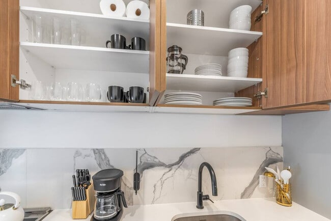 Photo - 583 Lorimer St Unit ID1013674P