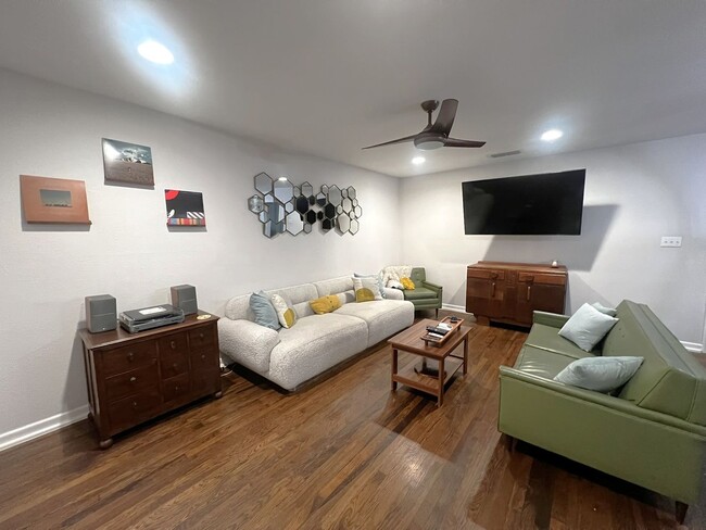 Photo - Furnished 2/2 Home in Crestview 3-12 month lease terms available