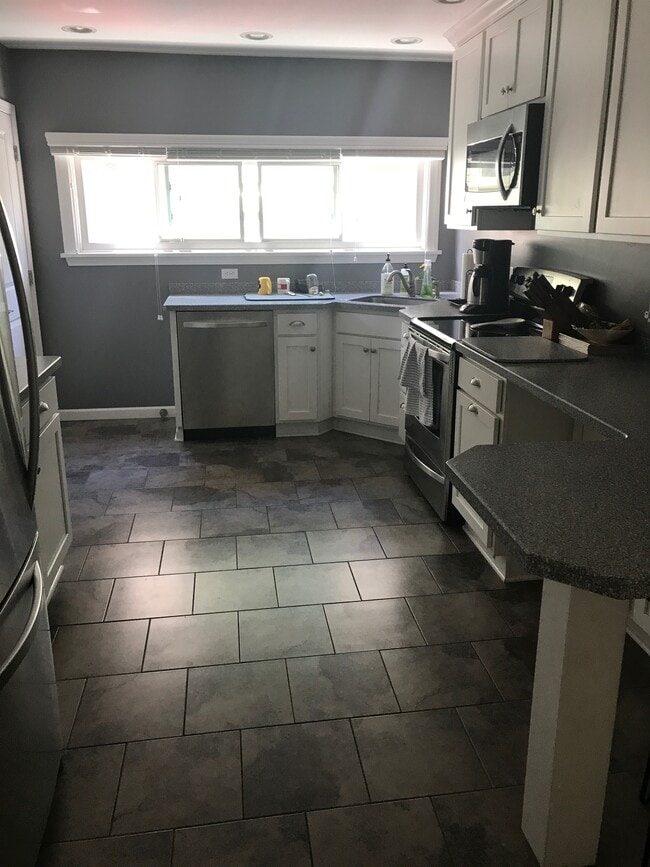 10 Rundel Park Unit Charming First-Floor Apartment on Rundel Park