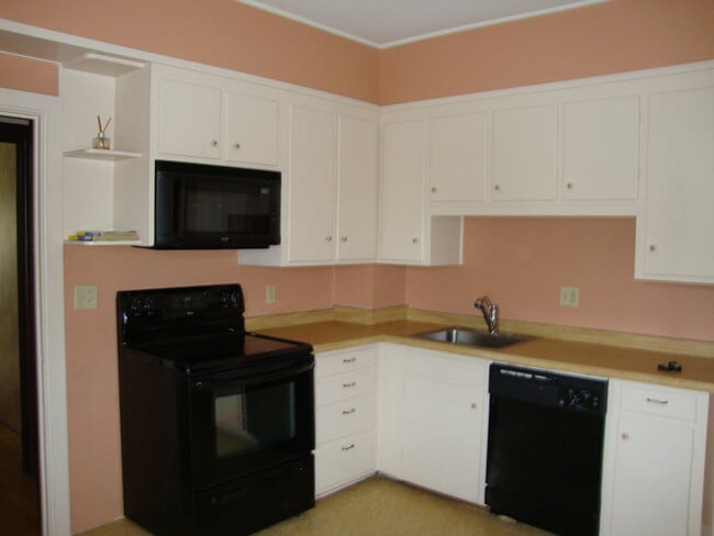 Photo - Walking Distance to St. Mary's Hospital an...