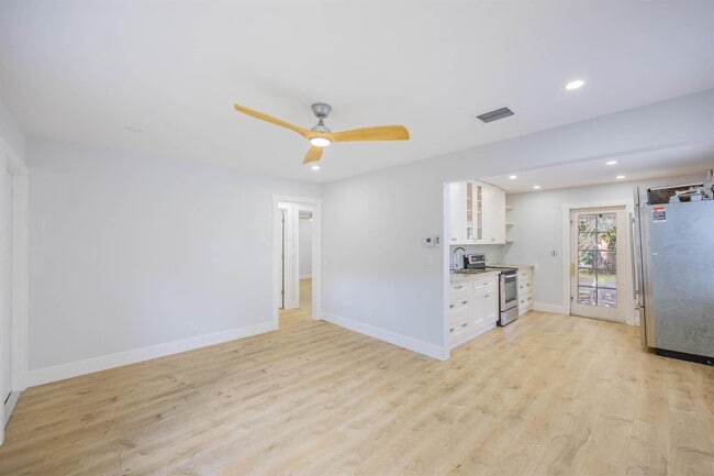 Photo - 730 Winters St