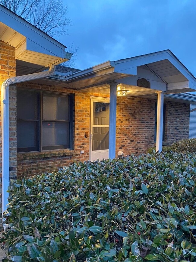 Building Photo - 223 Kate Dr Rental