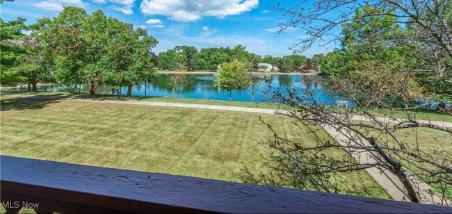 Building Photo - 8599 Scenicview Dr Unit 202