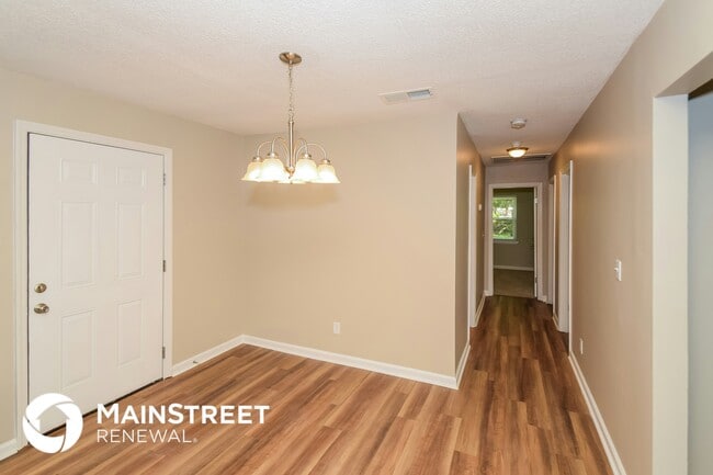 Photo - 2058 Palmer Ave