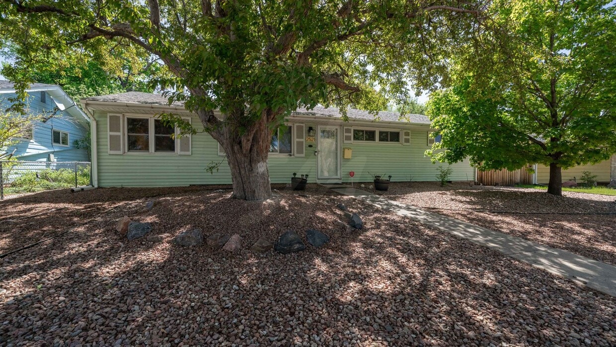 Fantastic 3 Bedroom, 1 level living near F... - Fantastic 3 Bedroom, 1 level living near F...