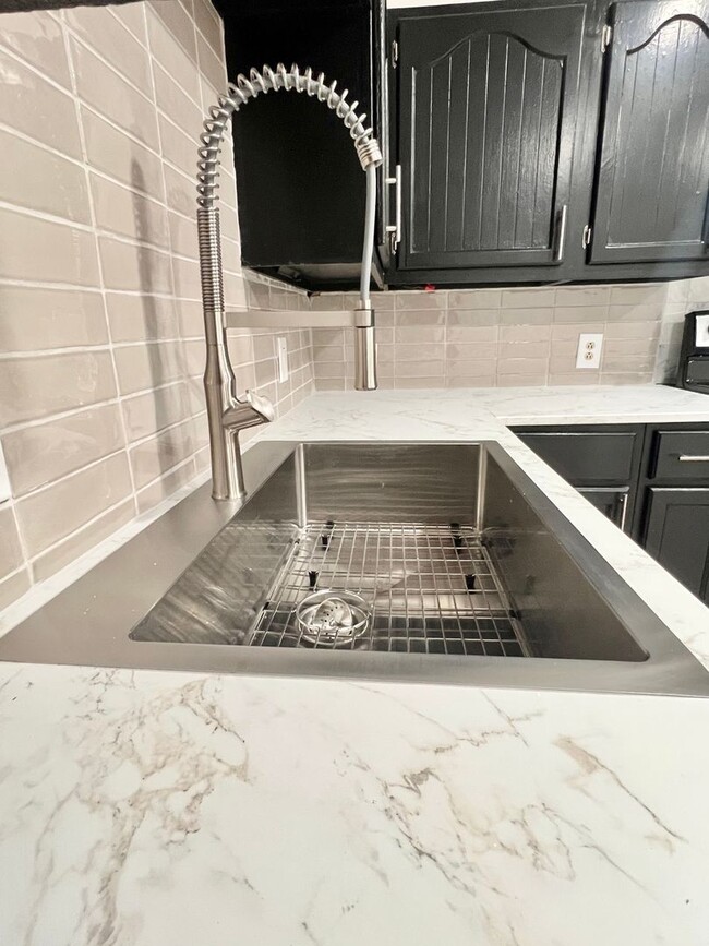 Photo - 3 Bedroom 2 Bath City Home Available