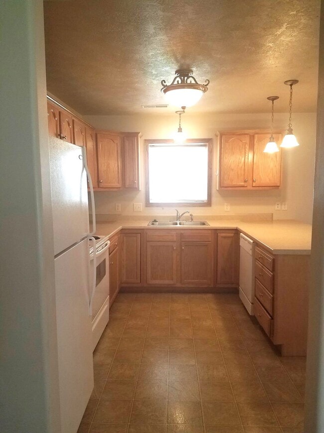 Photo - 8200 S Hughes Ave Unidad 1