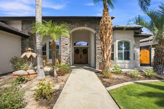 14728 Redwood Springs Dr