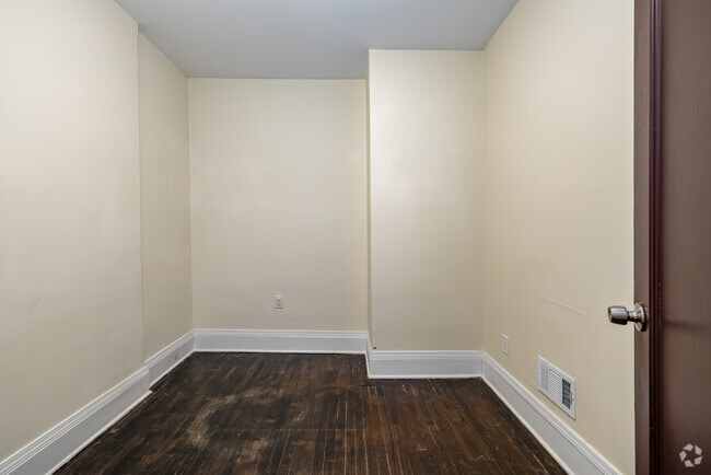 3BR, 2.5BA - 1,500SF - Third Bedroom