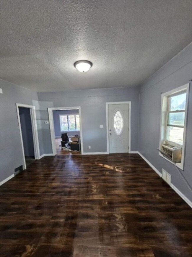 Photo - 4 Bed 2 Bath House for Rent