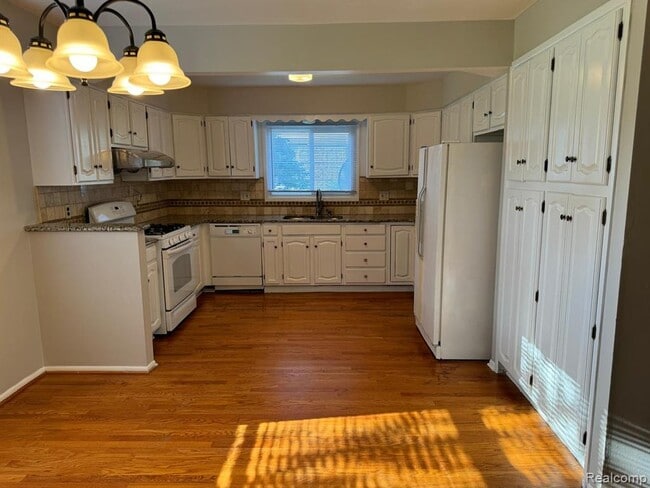 Photo - 5028 Abington Dr