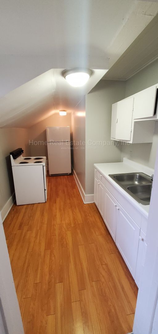 412 W. First Street Apt B