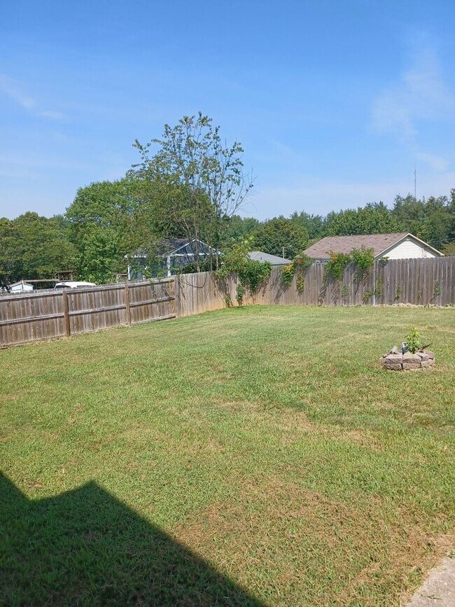 421 Bluff Dr