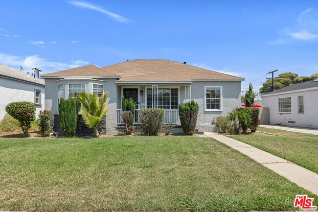 Photo - 713 W 118th St House