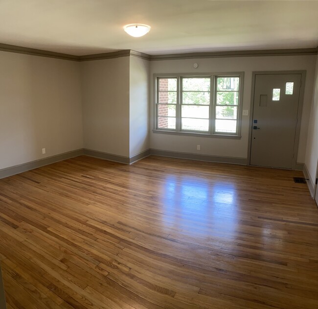 Photo - 552 Mellview Ave SW Townhome