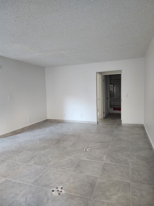 Photo - Cedros Apartments