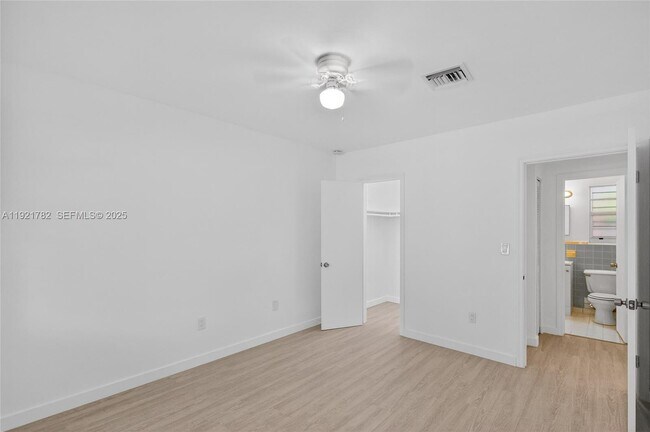 Photo - 1572 NW 2nd St Unit Front