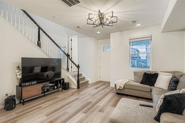 Photo - 8867 Snake River St