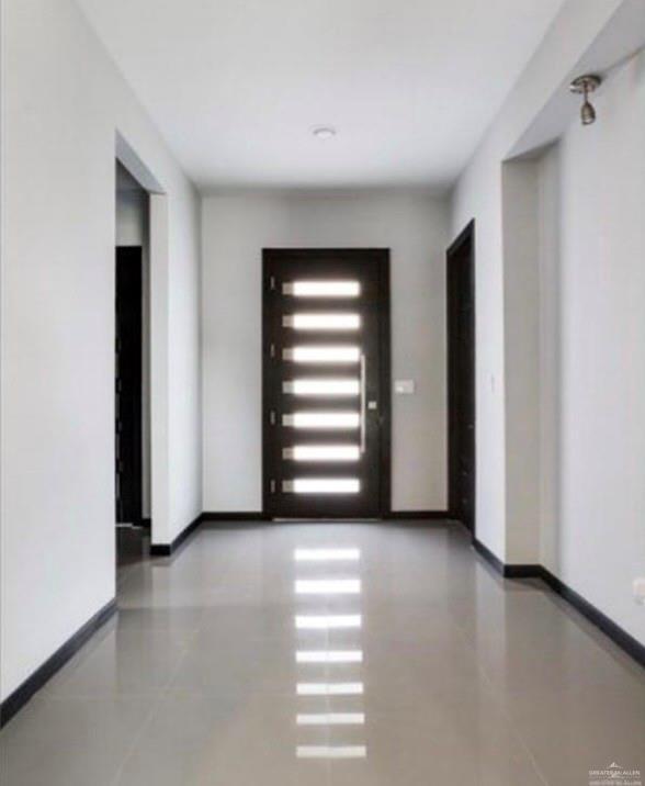 Photo - 25 Balboa Ave