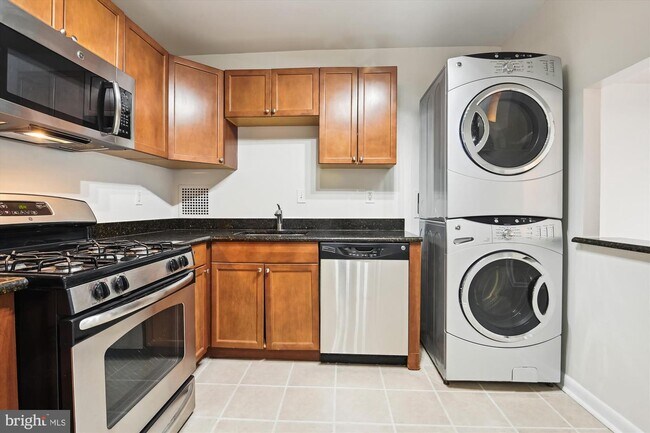 Photo - 3701 S George Mason Dr Unit 418N