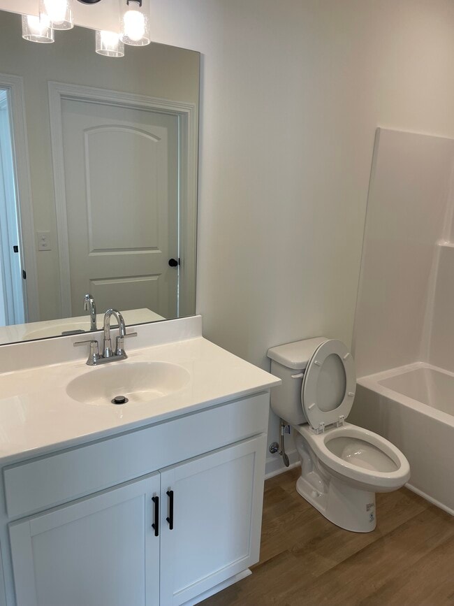1Bed, Bath - Grove Park Apartments