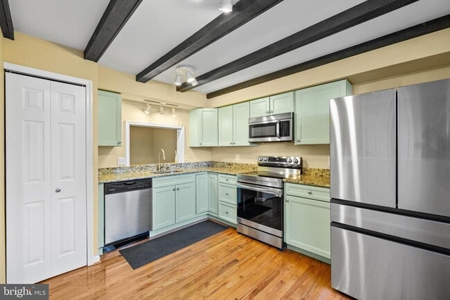 Photo - 297 Chelmsford Ct