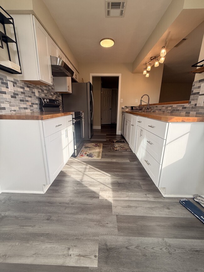 Photo - 1949 Arlington Arch Dr