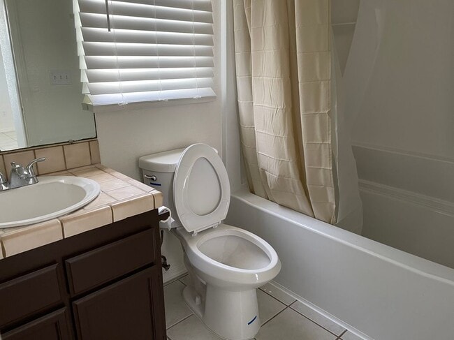 Photo - 6851 Amherst St