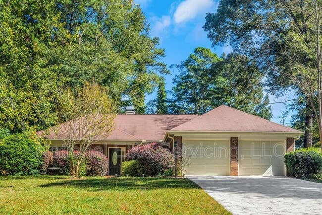 Building Photo - 213 Robin Ln