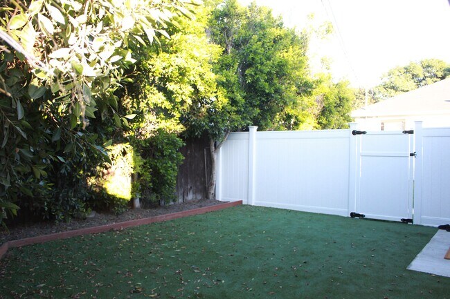 Other angle of fenced in yard. - 2147 S Orange Dr