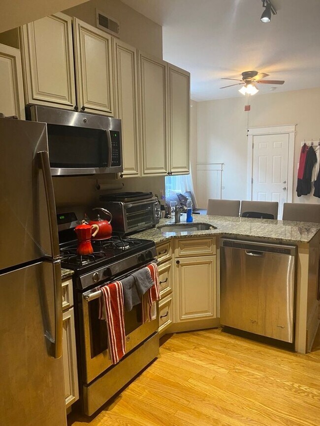 Photo - 245 S 10th St Unidad 2R