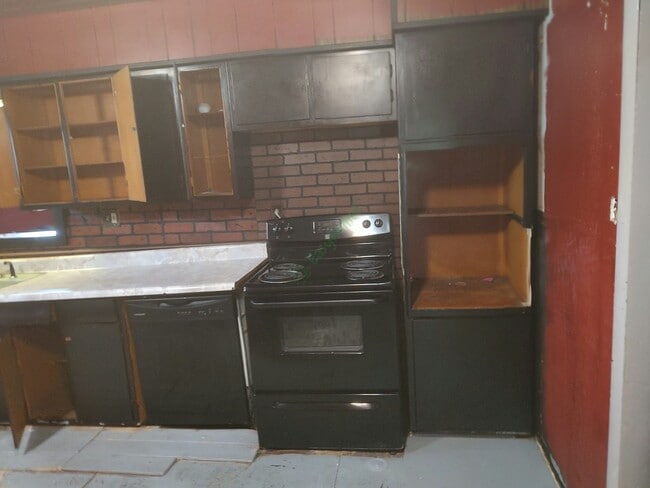 418 W 7th St
