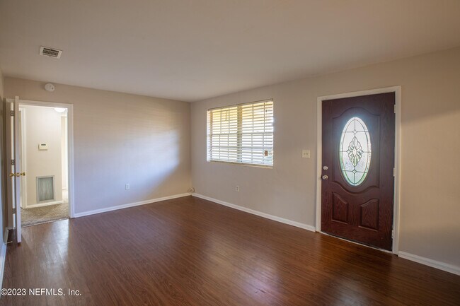 Photo - 1059 Glynlea Rd