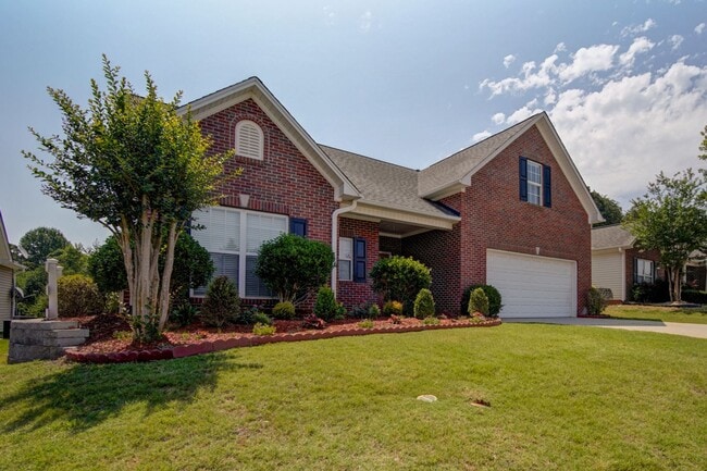 Building Photo - 4 BR/2 BA, 1 Car Garage, Charming Home in ...