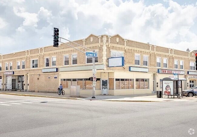 Building Photo - 6005 Cermak Rd Unit 2W Rental