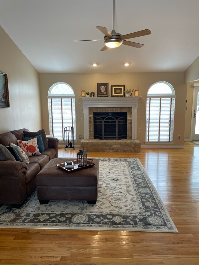 Photo - 16 Sea Pines Ct