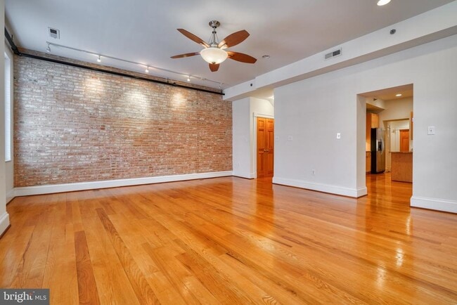 Building Photo - 509 Cathedral St Unit C Rental