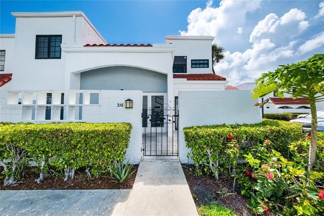 Photo - 20945 Bay Ct Townhome