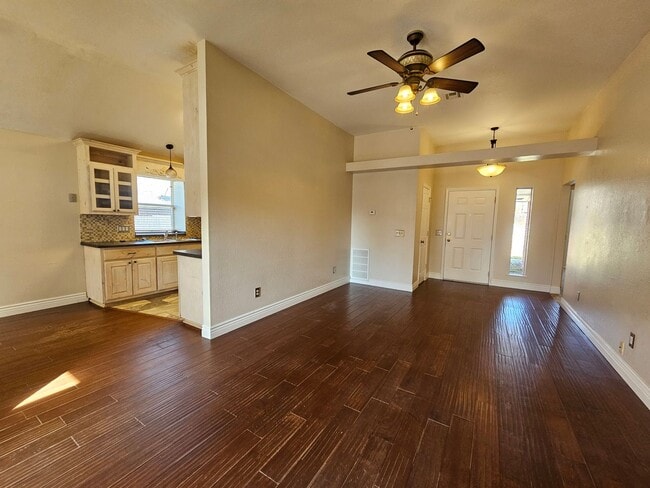 Photo - (3) Bed/(2) Bath in SE Norman! Pets Negotiable!