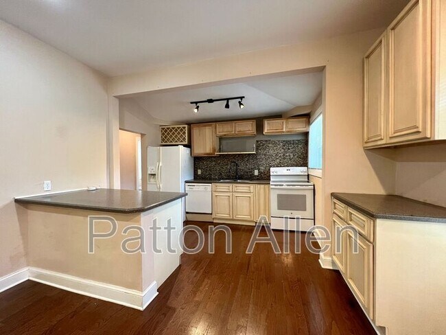 114 Clingman Ave