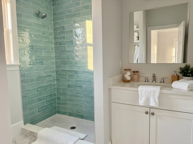 Photo - 38 Washburn St Unidad 3